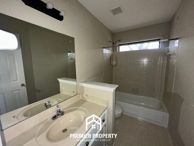 Building Photo - 8842 Aspen View Cove