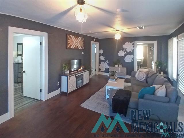 Building Photo - 1900 Axtell St