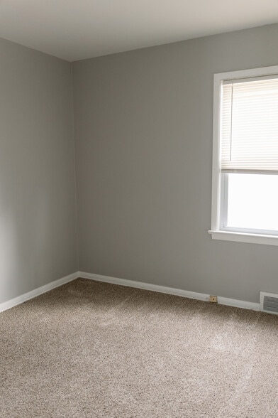 Building Photo - 12302 Milligan Ave