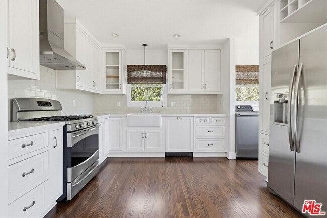 Building Photo - 3014 Sagamore Way