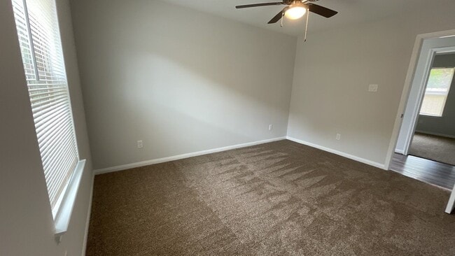 Building Photo - 312 De Haven St