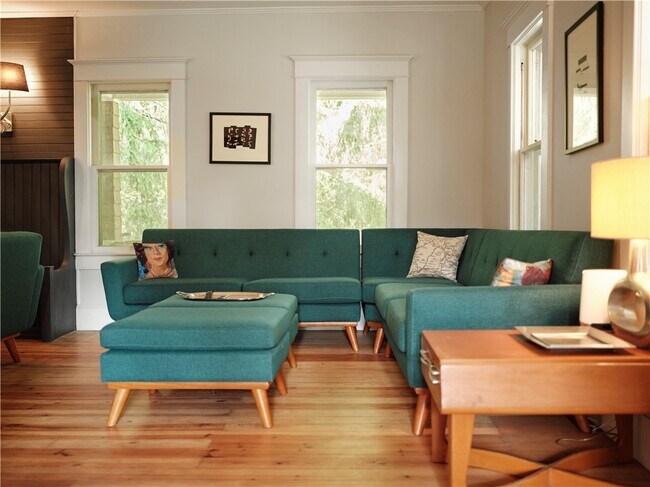 Building Photo - 38 Lake St