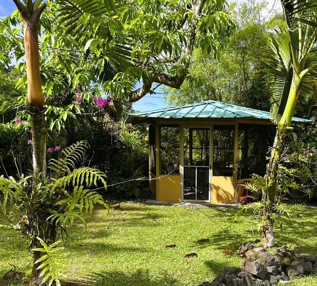 Building Photo - Gated Home in Hawaiian Paradise Park