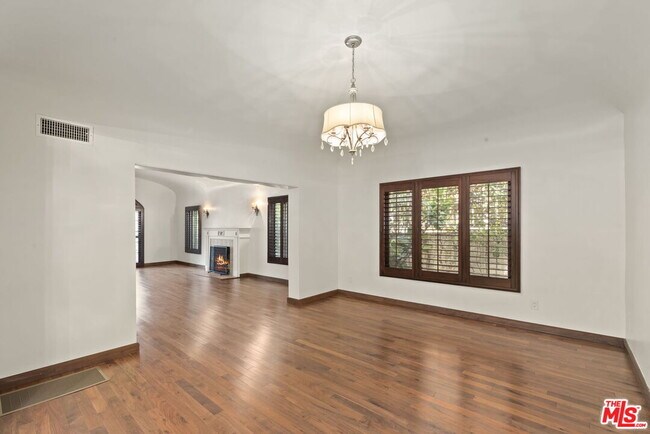 Building Photo - 664 S Highland Ave