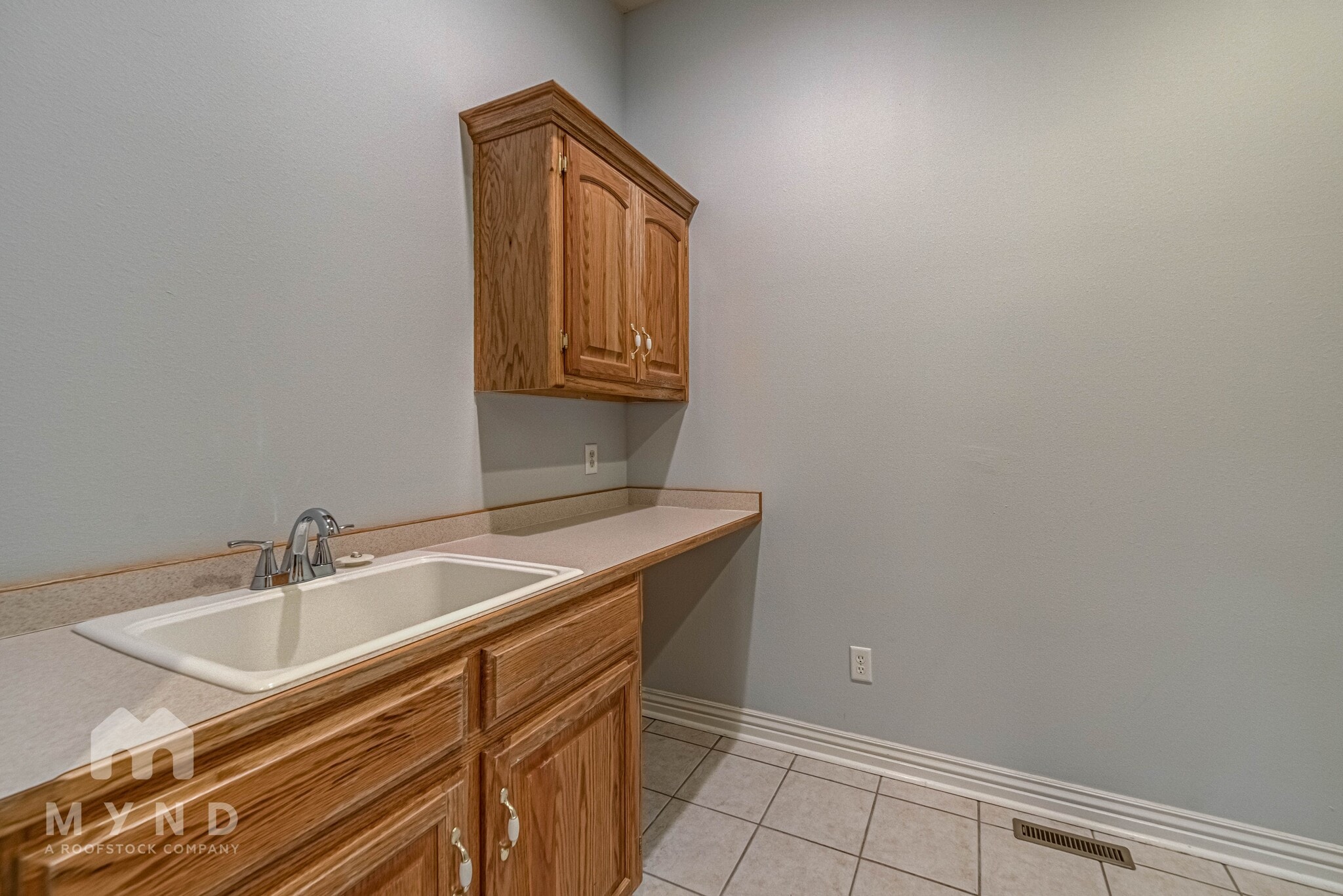 Building Photo - 3253 S Kickapoo Ave