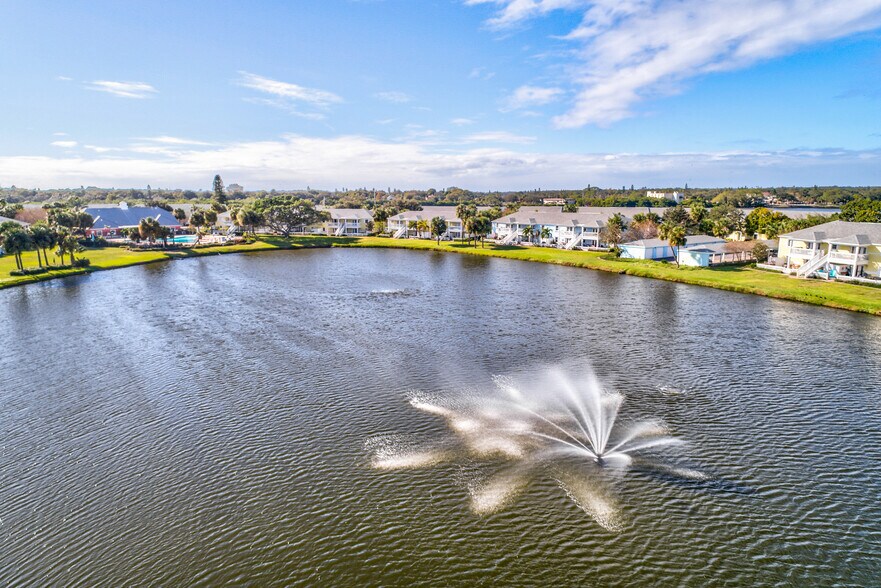 Building Photo - 122 Pompano Dr SE