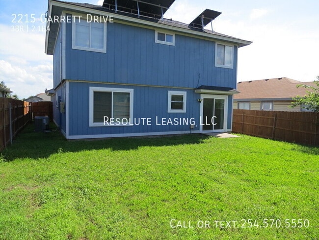 Building Photo - 2215 Garrett Dr