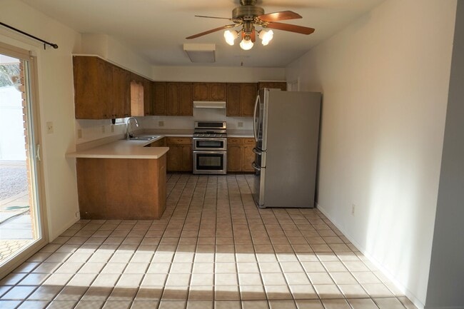 Building Photo - 3 bedroom home