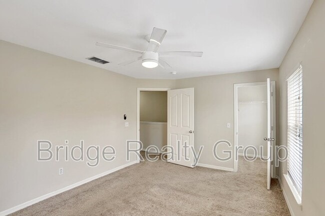 Building Photo - 735 Siena Palm Dr