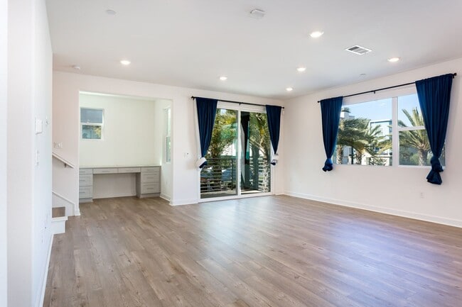 Building Photo - Contemporary Living in the Heart of Millenia