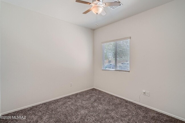 Building Photo - 8437 W Green Kingfisher Ln