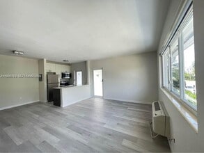 Building Photo - 1535 Michigan Ave