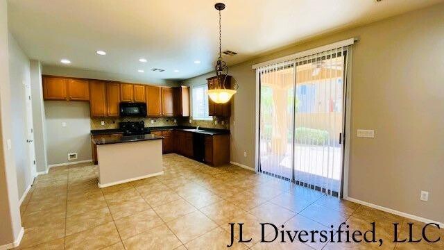 Building Photo - 4081 E Torrey Pines Ln