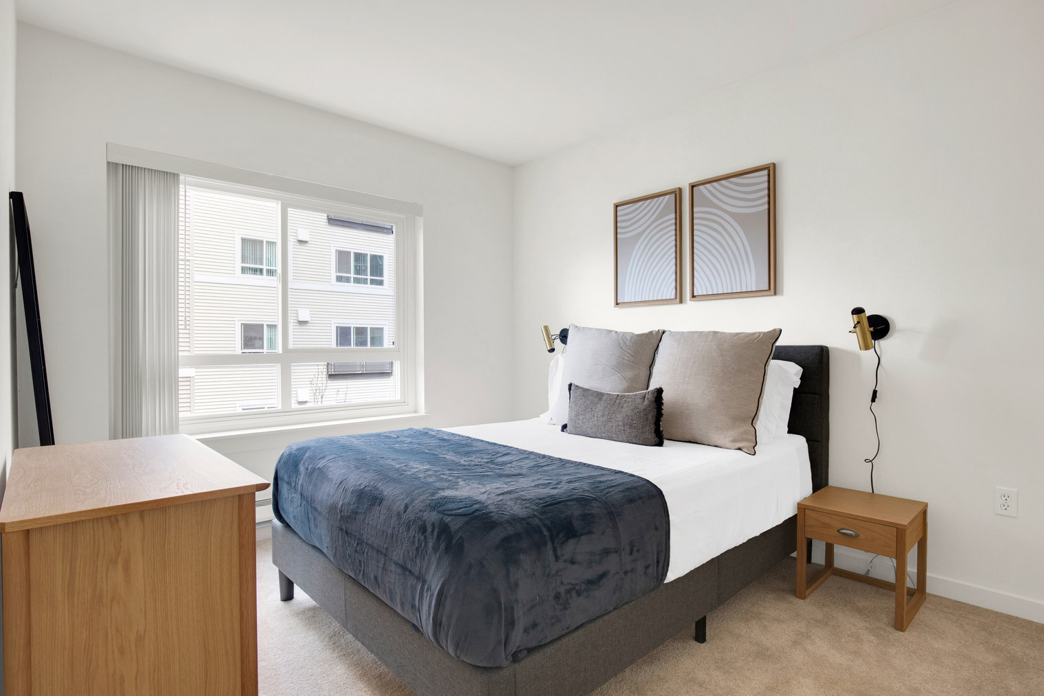 Building Photo - 10410 NE 2nd St