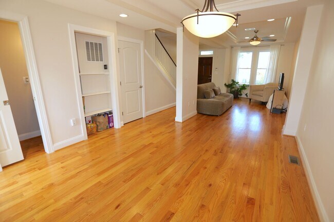 Building Photo - 237 16th St SE