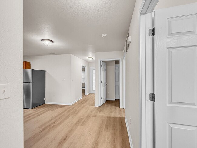 Building Photo - 6014 Castleford Dr