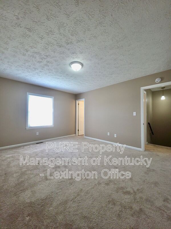 Building Photo - 3493 Sutherland Dr