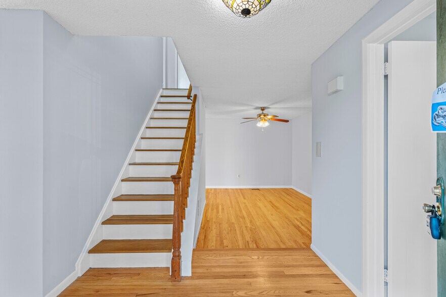 Building Photo - 99 Thoreau Dr
