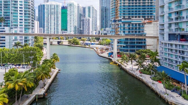 Building Photo - 185 SW 7th St