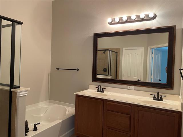 Building Photo - 4603 Oakview Dr