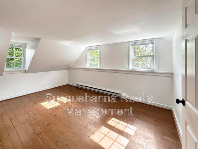 Building Photo - 169 Engle Ln
