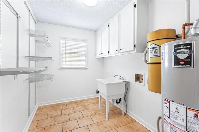 Building Photo - 5184 W Price Rd