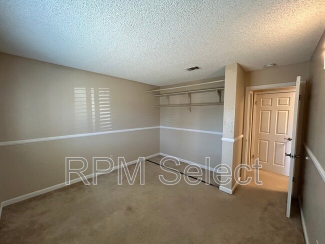 Building Photo - 825 Osprey Way