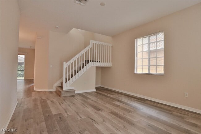 Building Photo - 10231 Tin Maple Dr