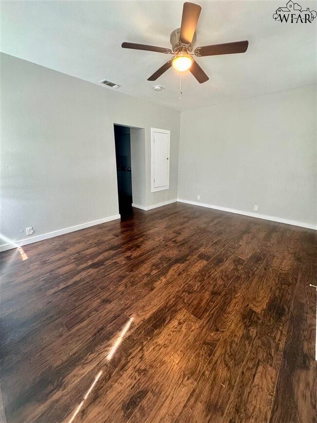 Primary Photo - 2142 Avenue E