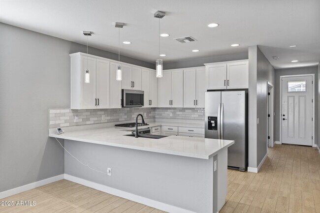 Building Photo - 17350 W Alexandria Way
