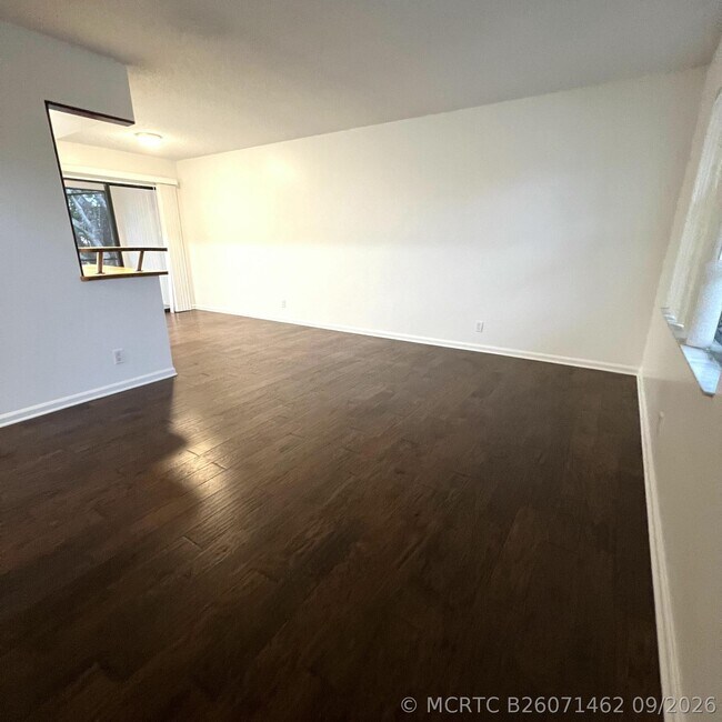 Building Photo - 4205 Oak Terrace Dr