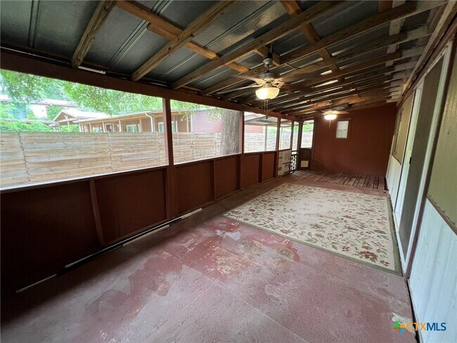 Building Photo - 144 Deer Ln