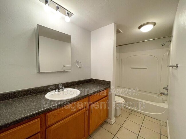 Building Photo - 1428 NW 27th St