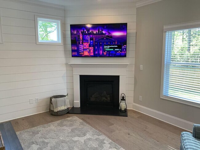 Building Photo - 4230 Old Cherokee St