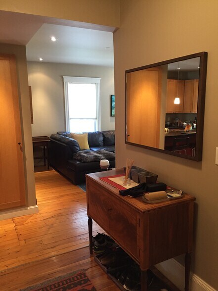 Front hall facing living room - 31 Conway St