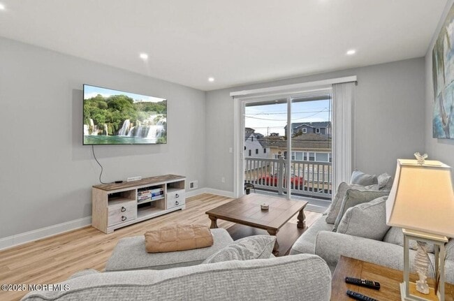 Building Photo - 205 Carteret Ave