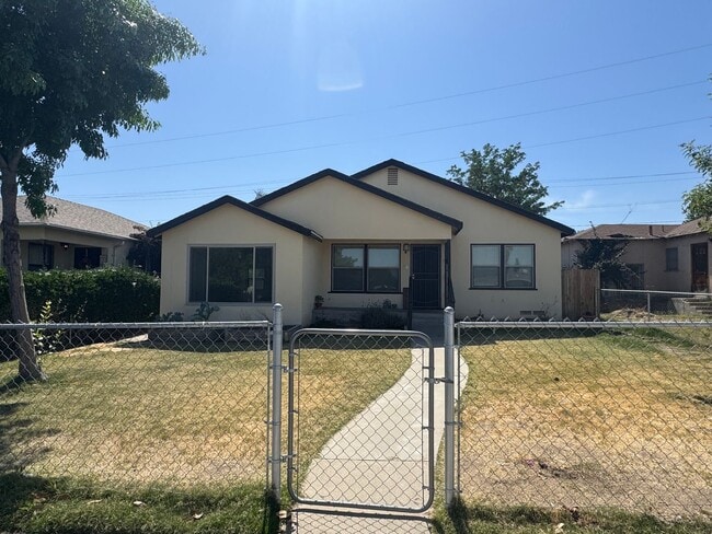 Primary Photo - Charming 4-Bedroom Home