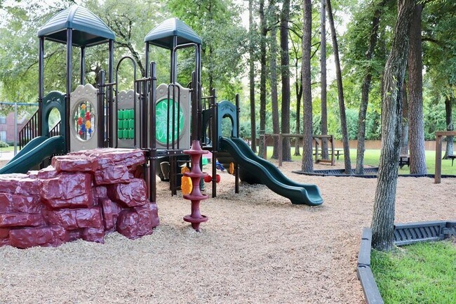 Building Photo - 6923 Mossridge Dr