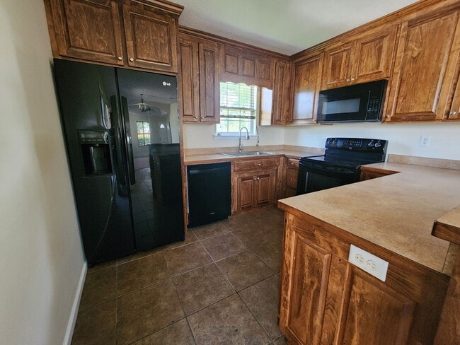 Building Photo - 70 Mill Pond Pl