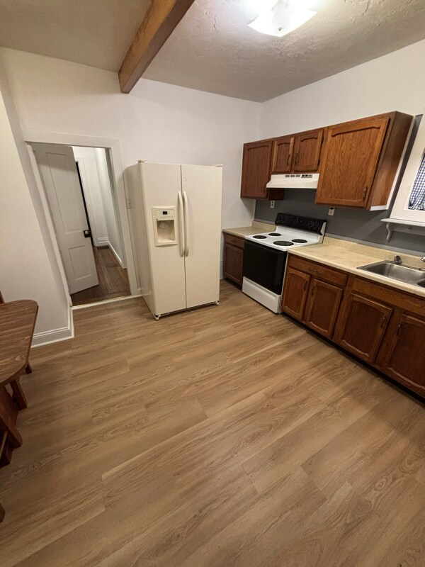 Building Photo - 340 N Franklin St