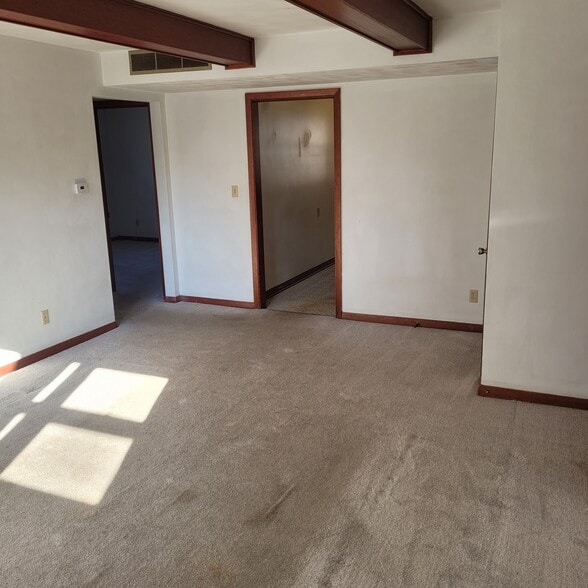 LR - 3403 15th Ave