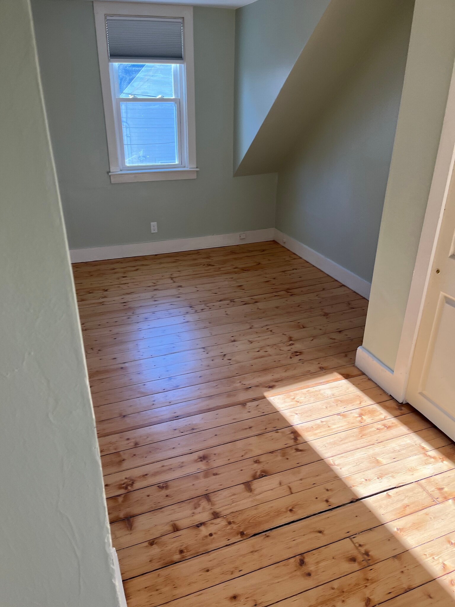 Building Photo - 14 Uncle Sams Ln