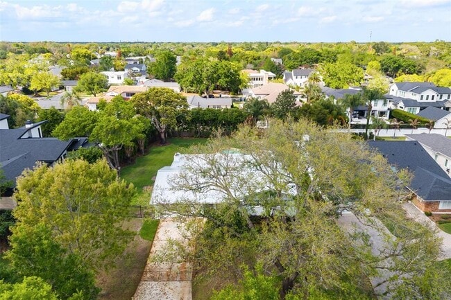 Building Photo - 1711 Chestnut Ave