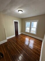 Building Photo - 1302 W 102nd St