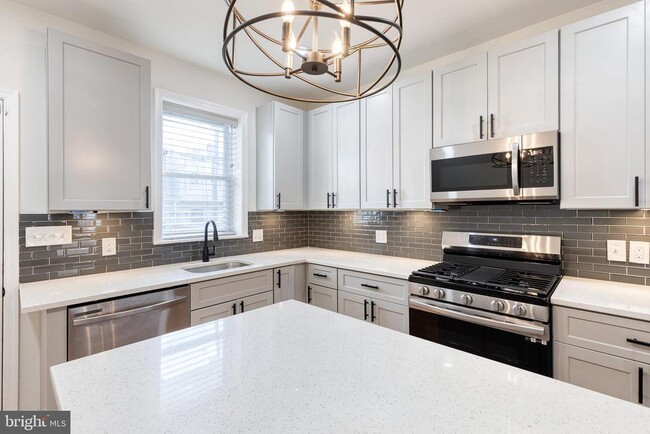 Building Photo - 217 N Belnord Ave