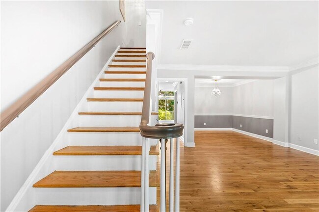 Building Photo - 46 Mt Vernon Cir