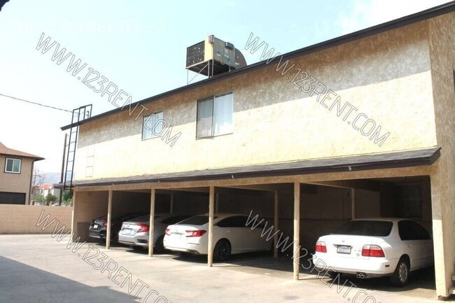 Building Photo - 504 E Ave Q3