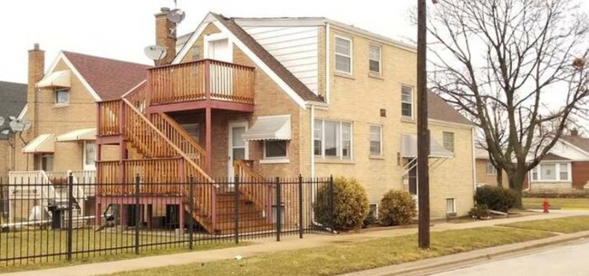 Building Photo - 3332 S 60th Ct
