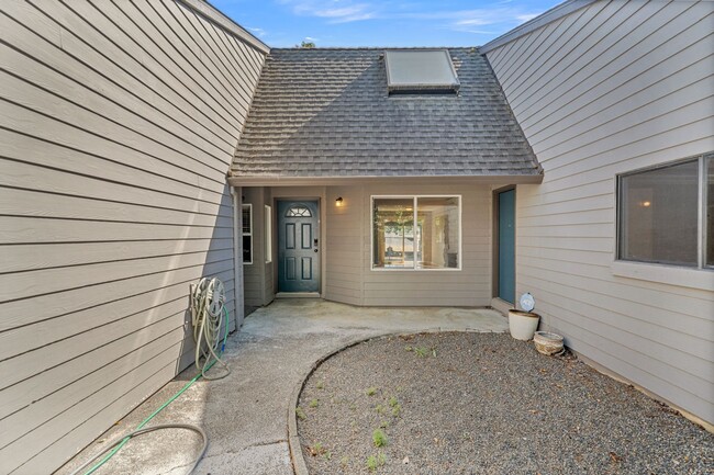 Building Photo - 9th Ct Duplex - AL-2402