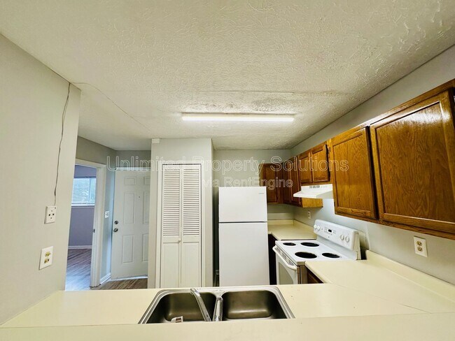 Building Photo - 207 Sunn Aire Ct